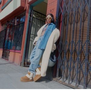 UGG CLASSIC CHILLAPEAK BURNT CEDAR LEATHER SHEEPSKIN SIZE US  6 NEW